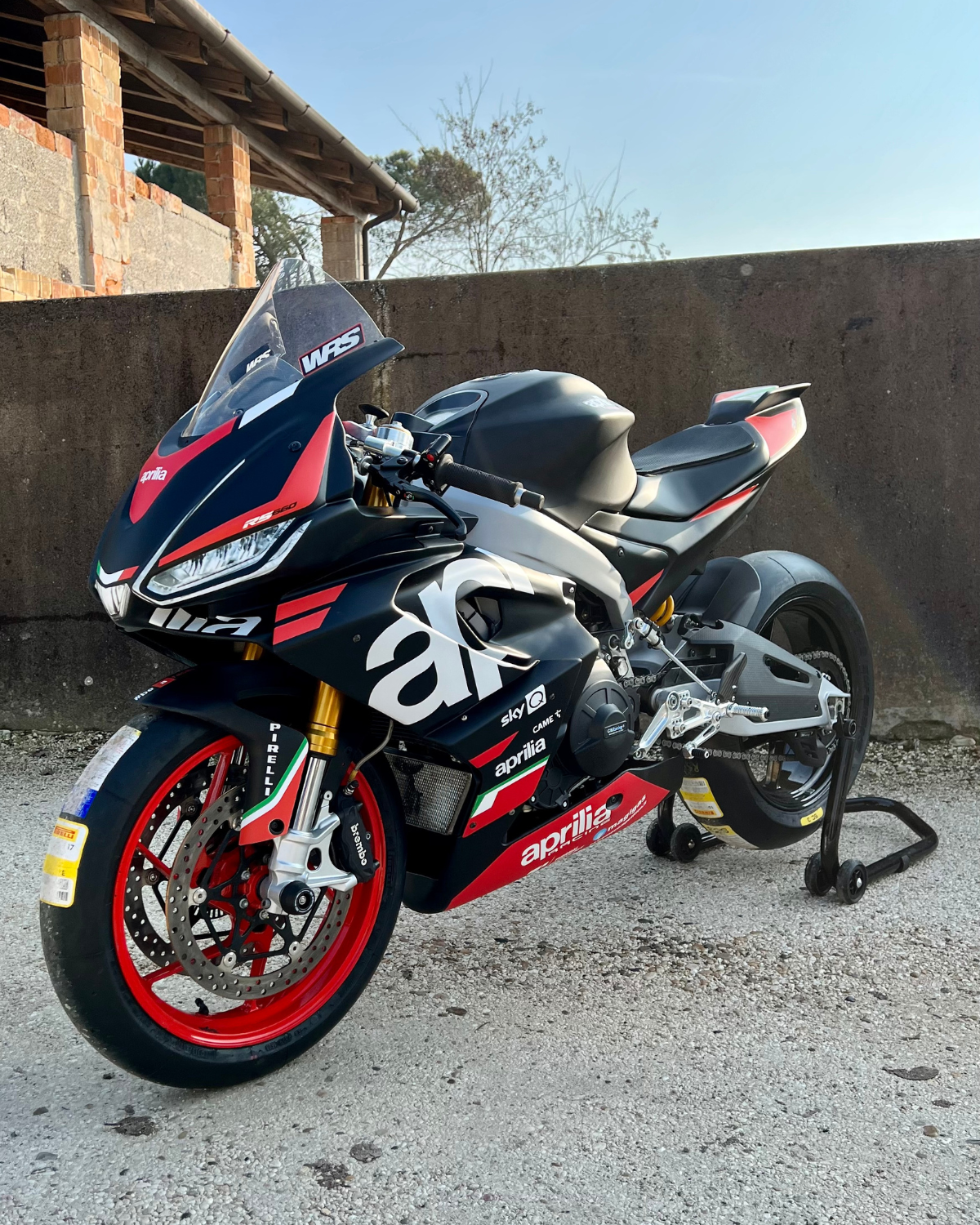 Aprilia RS660 trofeo foto lato sinistro muso