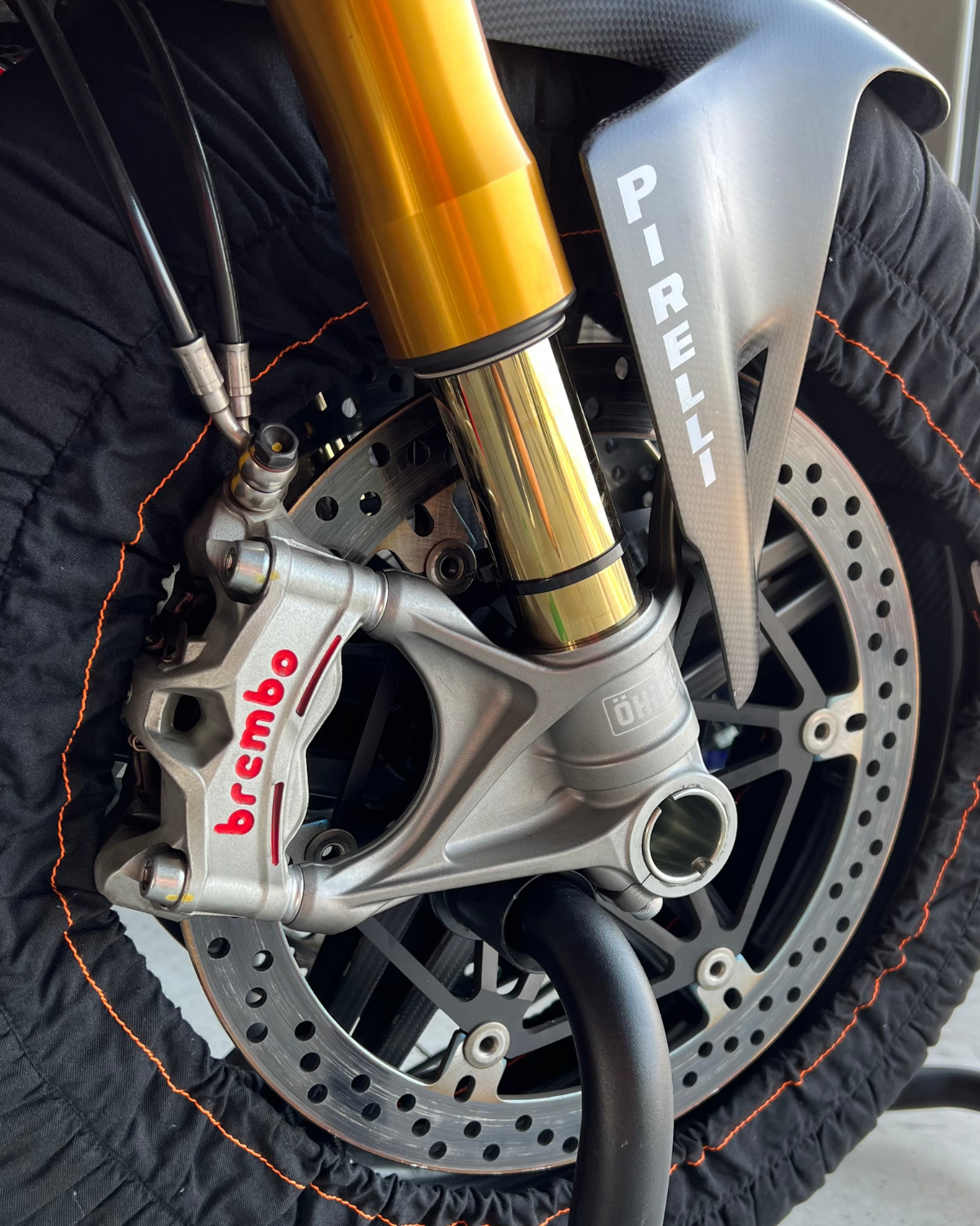 Cerchio anteriore con impianto frenante Brembo montato su Ducati V4S P